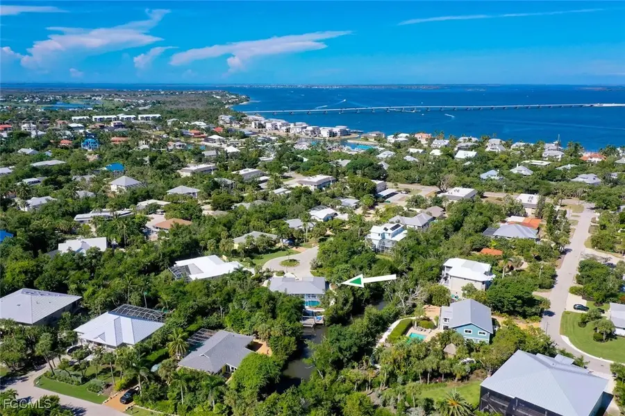 1076 Captains Walk Street, Sanibel, FL 33957 - Image #2