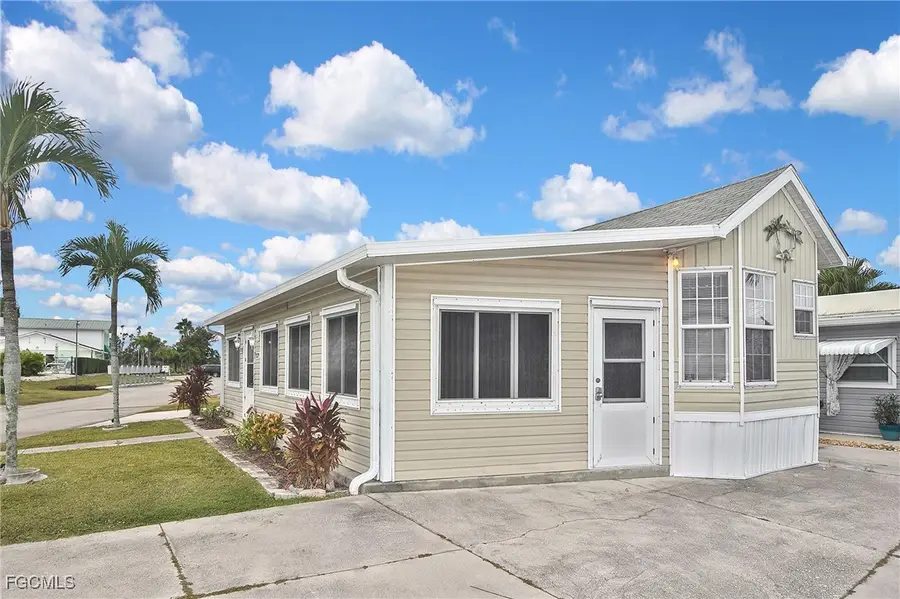 7029 Granada Lakes Drive, Fort Myers, FL 33967 - Image #3