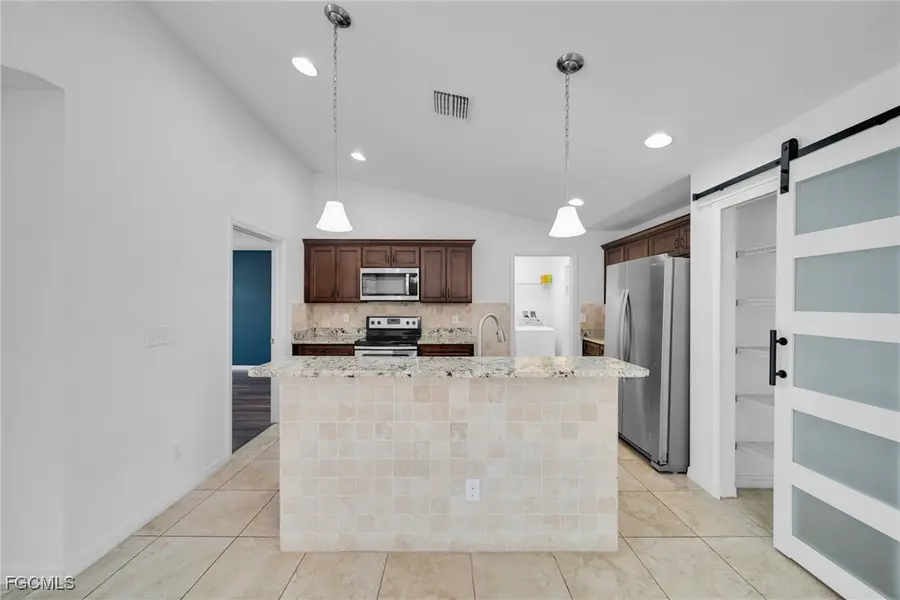 2121 NW 22nd Avenue, Cape Coral, FL 33993 - Image #3