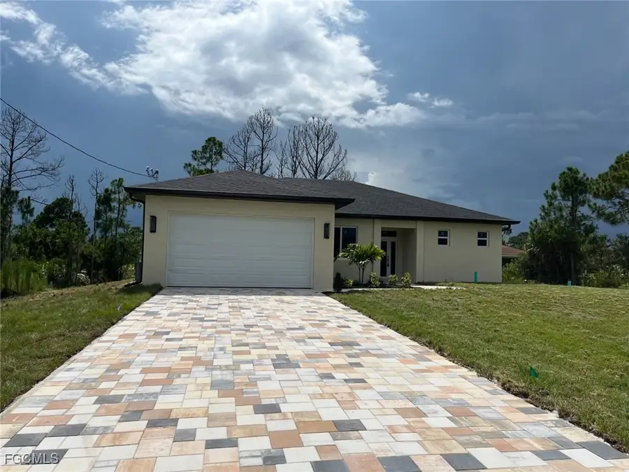 1043 Brenton Avenue, Lehigh Acres, FL 33974 - Image #2