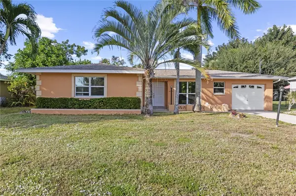 4156 Country Club Boulevard, Cape Coral, FL 33904