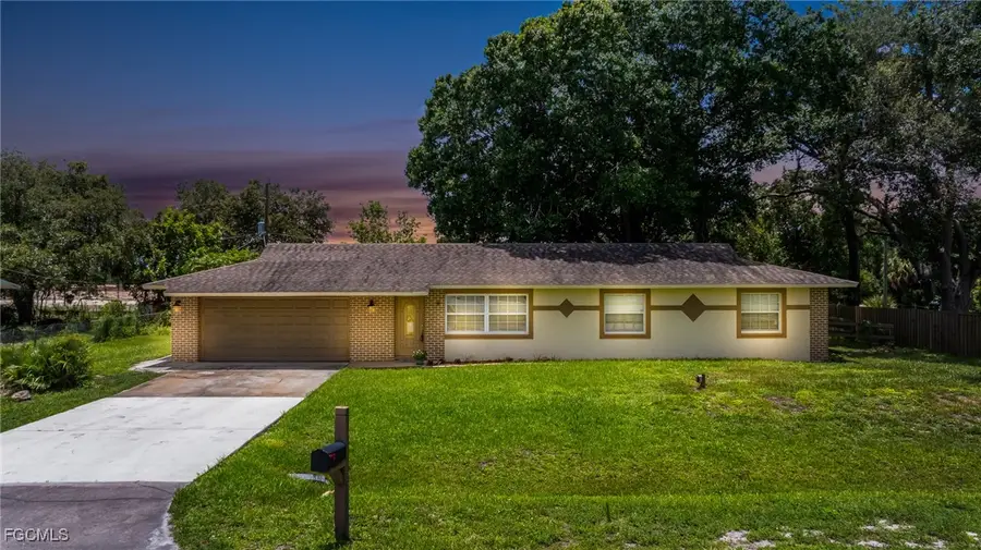 2319 Barcelona Avenue, Fort Myers, FL 33905 - Image #2