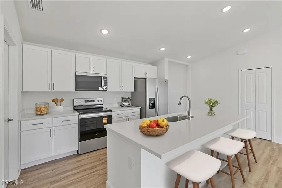 1010 NW 8th Place, Cape Coral, FL 33993 - Image #3