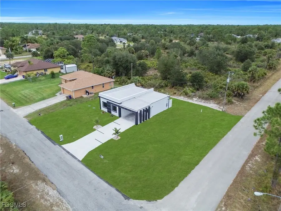 907 E 9th Street, Lehigh Acres, FL 33972 - Image #3