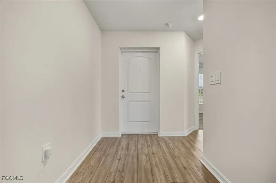 833 Youngreen Drive, Fort Myers, FL 33913 - Image #3