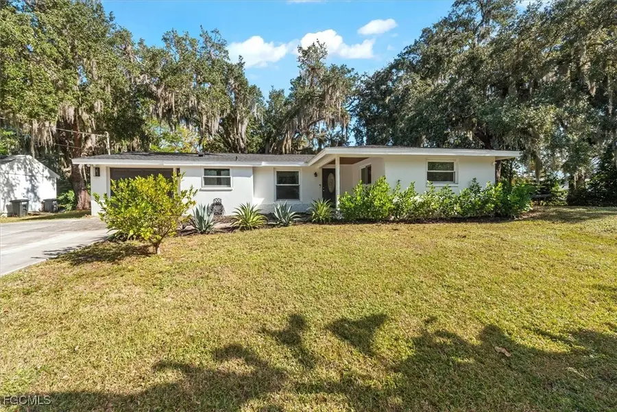 2466 N Westwood Drive, North Fort Myers, FL 33917 - Image #2