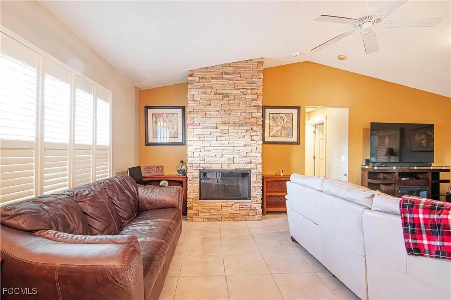 723 SE 9th Avenue, Cape Coral, FL 33990 - Image #3