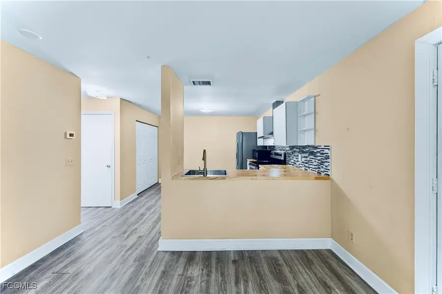 210 Charlotte Avenue, Fort Myers, FL 33916 - #3