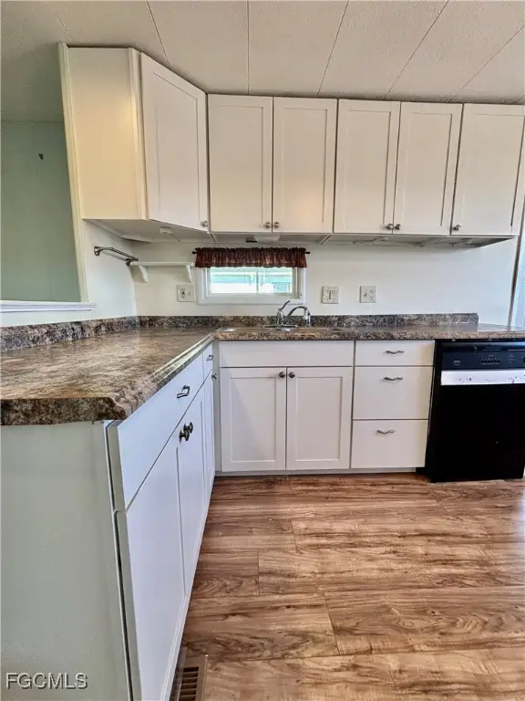 401 Timber Lane N, North Fort Myers, FL 33917 - Image #3