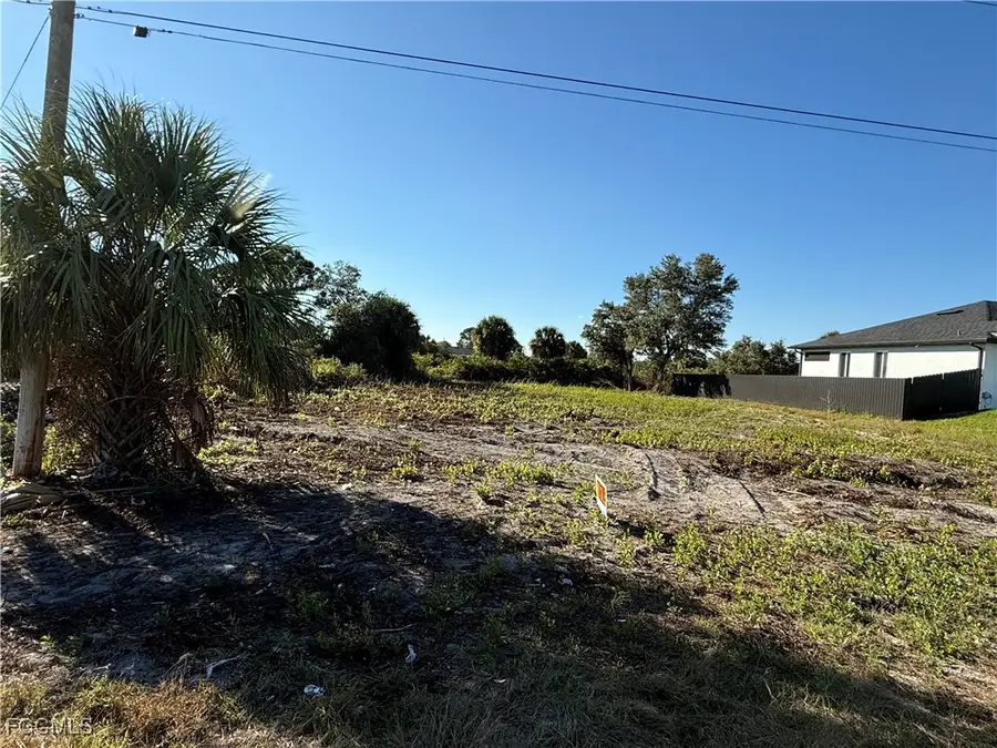 926 Bell Boulevard S, Lehigh Acres, FL 33974 - Image #2