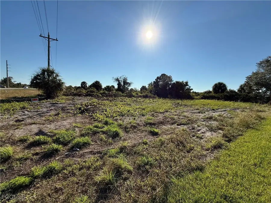 926 Bell Boulevard S, Lehigh Acres, FL 33974 - Image #3