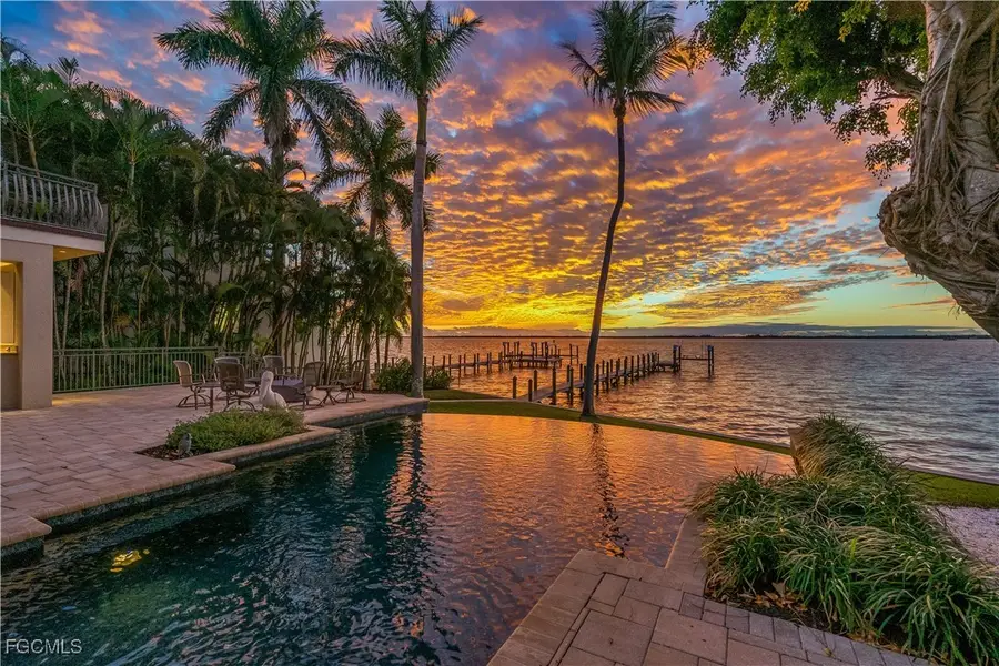 2840 Valencia Way, Fort Myers, FL 33901 - Image #2