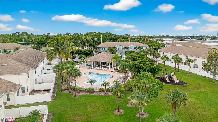 3646 Pine Oak Circle #105, Fort Myers, FL 33916 - Image #3
