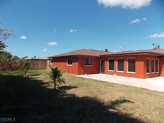 854 SE 41st Street, Cape Coral, FL 33904 - Image #2