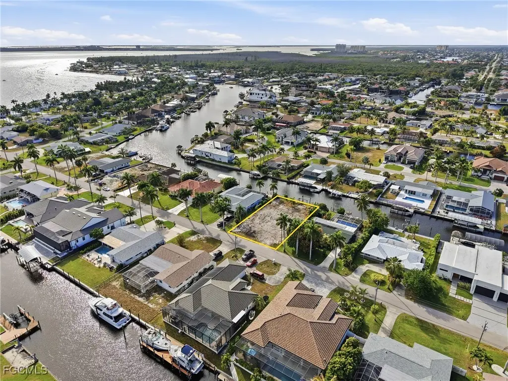 5338 Bayshore Avenue, Cape Coral, FL 33904 - Image #1