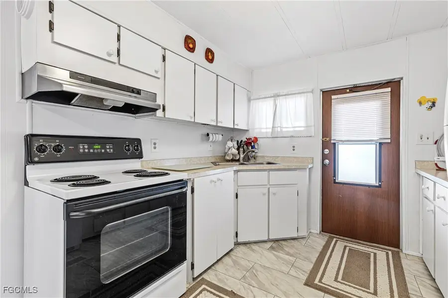 3310 Rainbow Lane, North Fort Myers, FL 33903 - Image #2