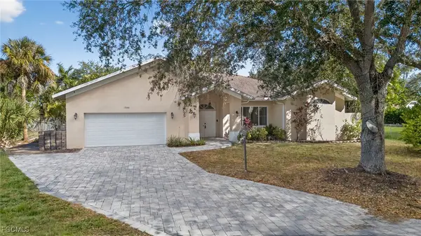19369 Pine Glen Drive, Fort Myers, FL 33967