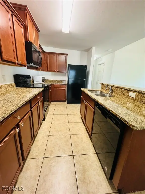 211 NW 4th Place, Cape Coral, FL 33993 - #3