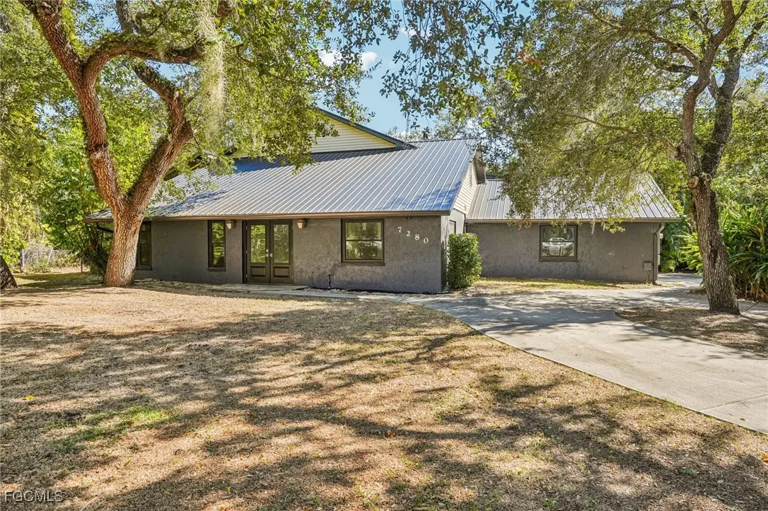 7280 Pelas Circle, North Fort Myers, FL 33917 - Image #1