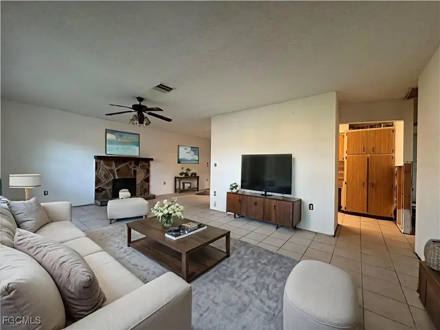 601 Dolphin Road, Venice, FL 34293 - Image #2