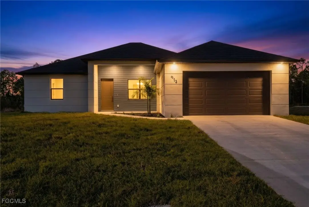 913 Oak Avenue, Lehigh Acres, FL 33972 - Image #1
