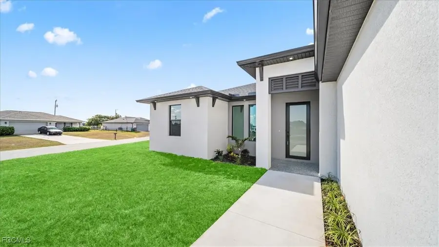 1612 NE 6th Place, Cape Coral, FL 33909 - Image #3