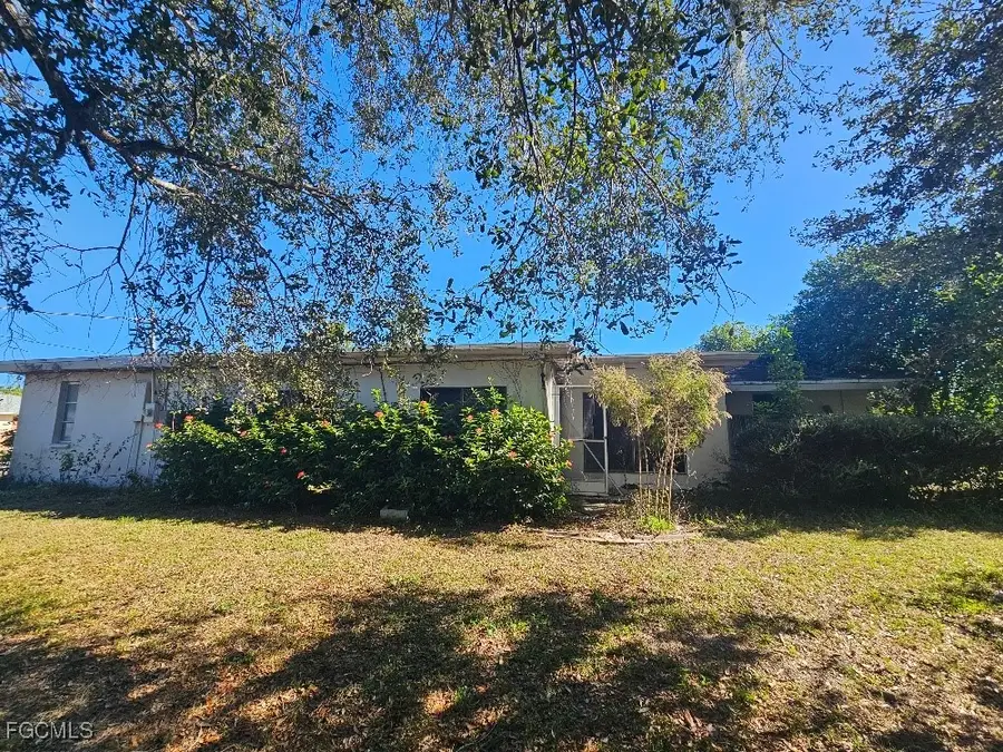 2201 Parkview Drive, Fort Myers, FL 33905 - Image #3