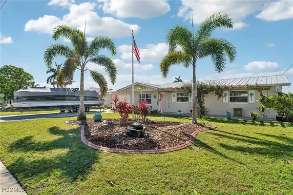 1691 Lakeside Terrace, North Fort Myers, FL 33903