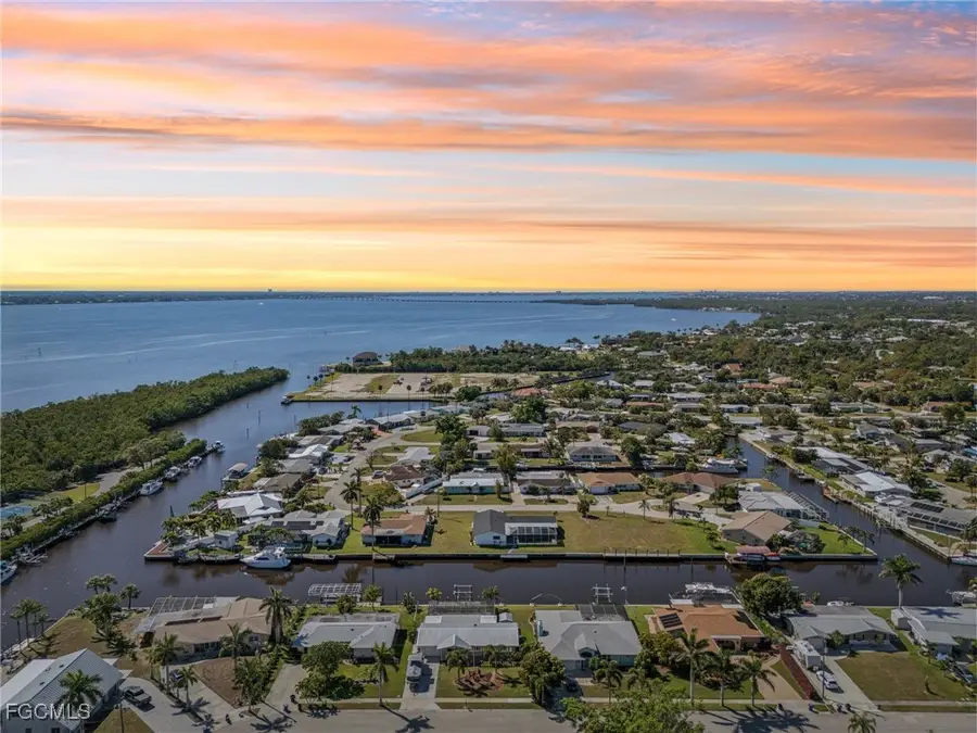 1691 Lakeside Terrace, North Fort Myers, FL 33903 - Image #3