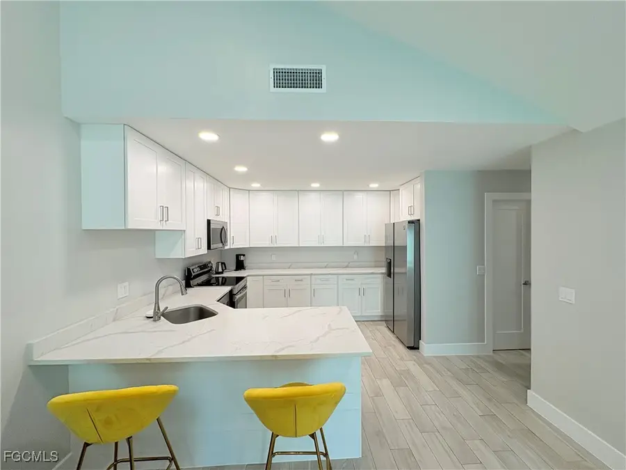 6342 Royal Woods Drive, Fort Myers, FL 33908 - Image #2