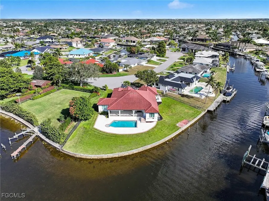 866 Cal Cove Drive, Fort Myers, FL 33919 - Image #2