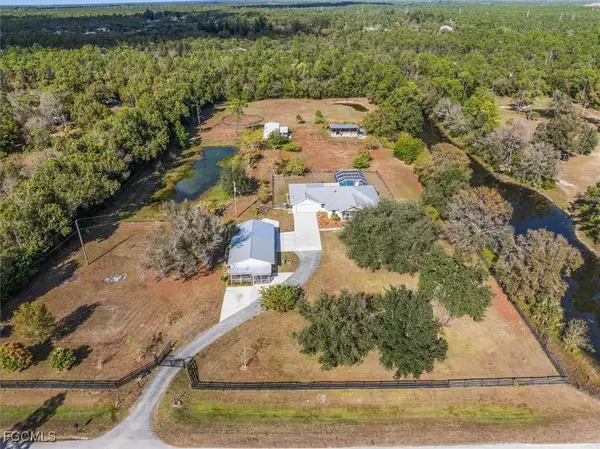 9851 Merle Drive, North Fort Myers, FL 33917