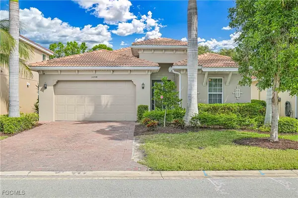 3208 Royal Gardens Avenue, Fort Myers, FL 33916