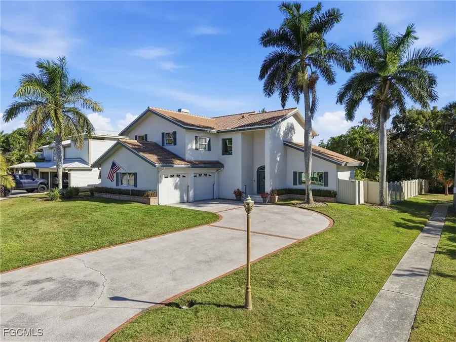 8380 Aqua Cove Lane, North Fort Myers, FL 33903 - Image #2