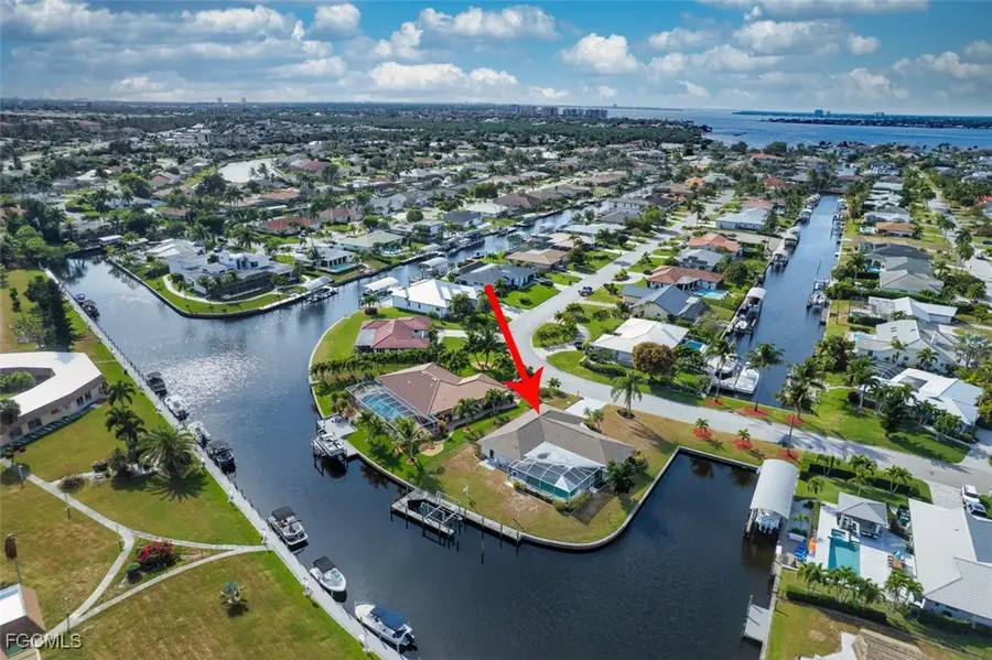 1066 Clarellen Drive, Fort Myers, FL 33919 - Image #2