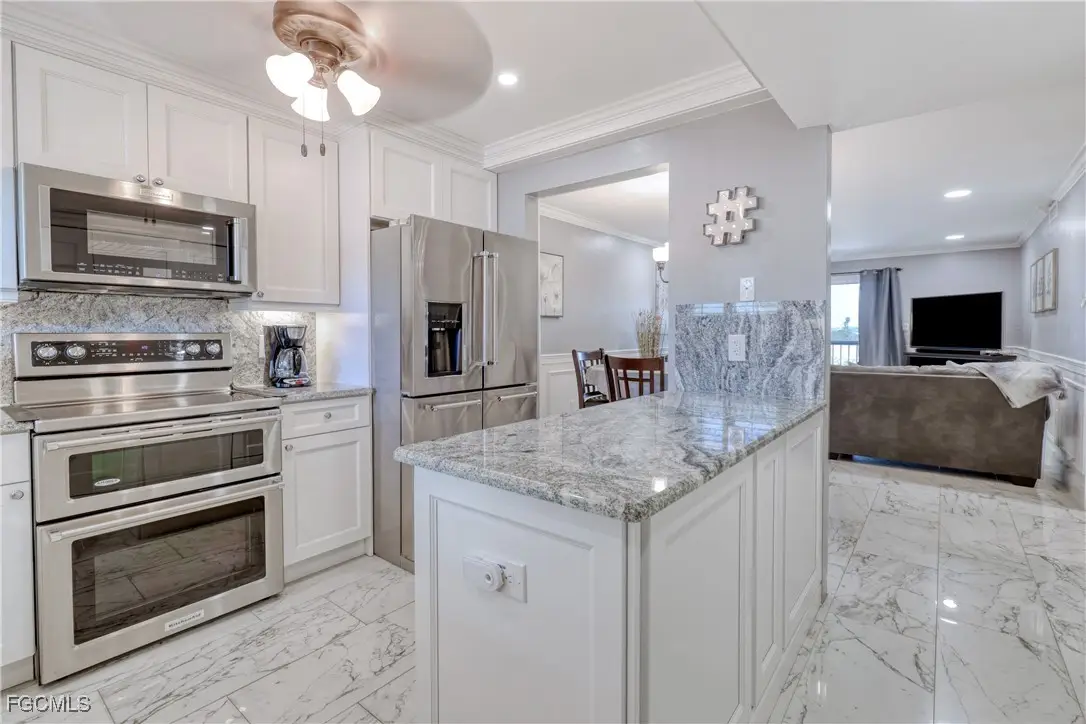 2121 Collier Avenue #412, Fort Myers, FL 33901 - Image #1