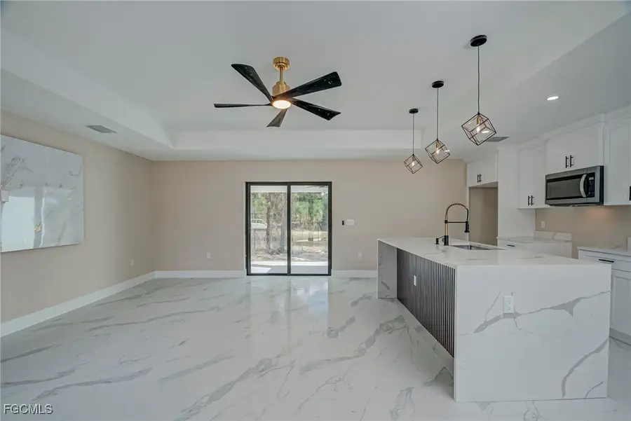 1136 Helen Avenue S, Lehigh Acres, FL 33974 - Image #2