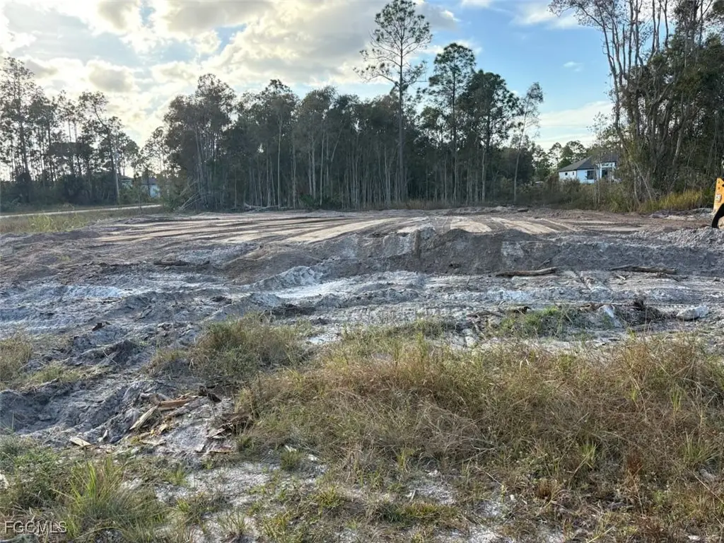 852 Dudley Avenue S, Lehigh Acres, FL 33974 - Image #1