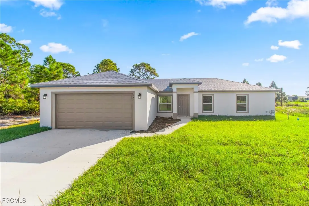 571 Flamingo Avenue, Lehigh Acres, FL 33974 - Image #1