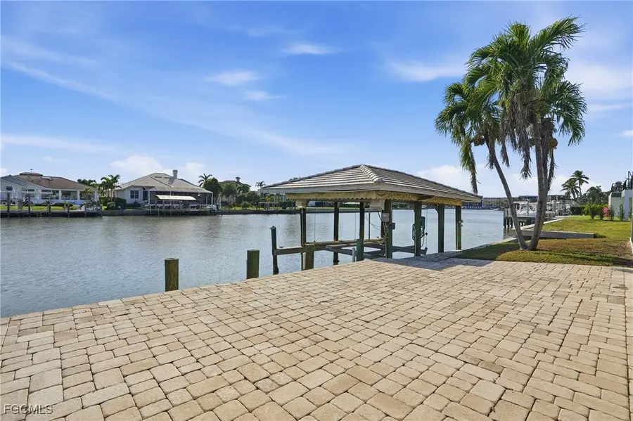 380 Conners Avenue, Naples, FL 34108 - Image #2