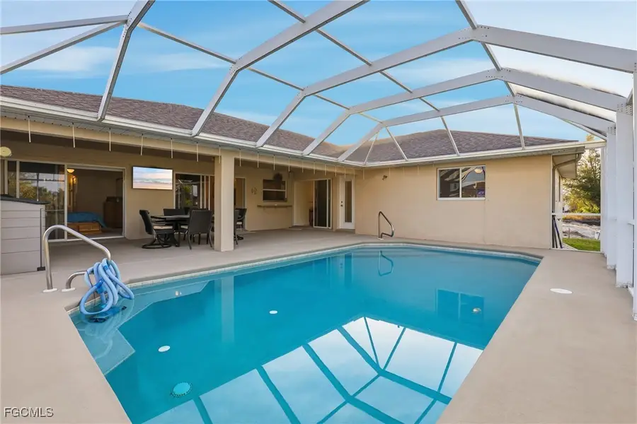 425 NE 19th Terrace, Cape Coral, FL 33909 - Image #3