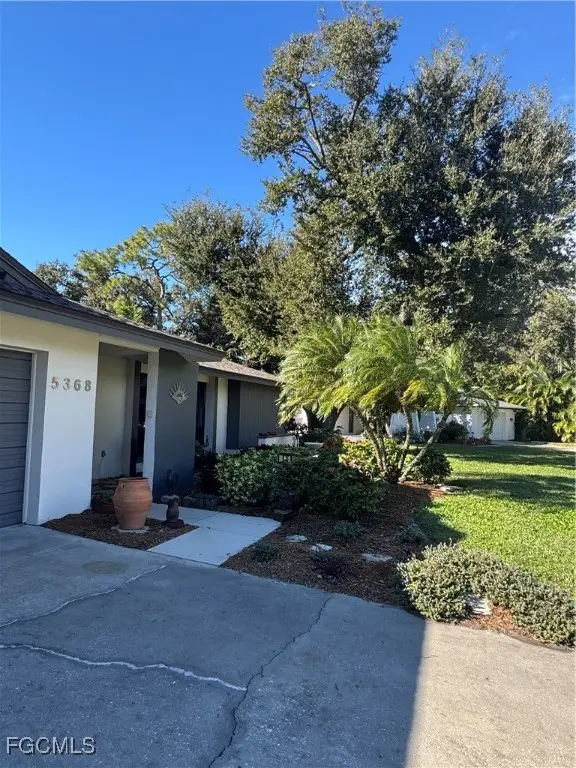 5368 Chippendale Circle W, Fort Myers, FL 33919 - Image #3
