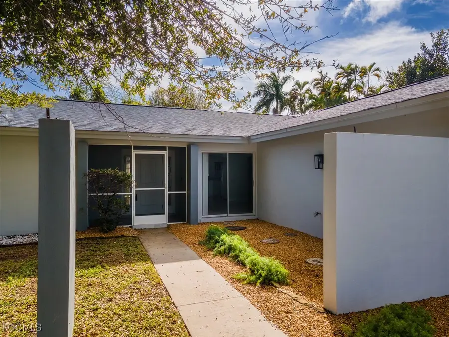 5657 Eichen Circle E, Fort Myers, FL 33919 - Image #2