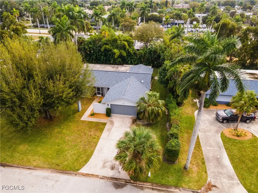 5657 Eichen Circle E, Fort Myers, FL 33919 - Image #3