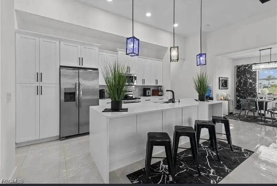 907 NE 13th Place, Cape Coral, FL 33909 - Image #3