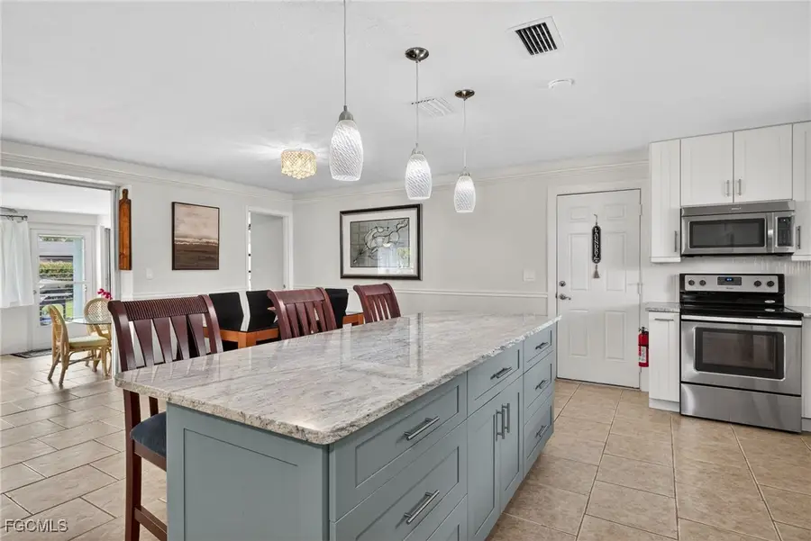 708 El Dorado Parkway E, Cape Coral, FL 33904 - Image #2