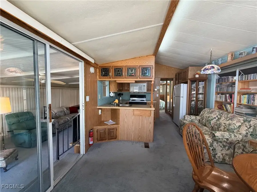 318 Fountain View Boulevard, North Fort Myers, FL 33903 - Image #3