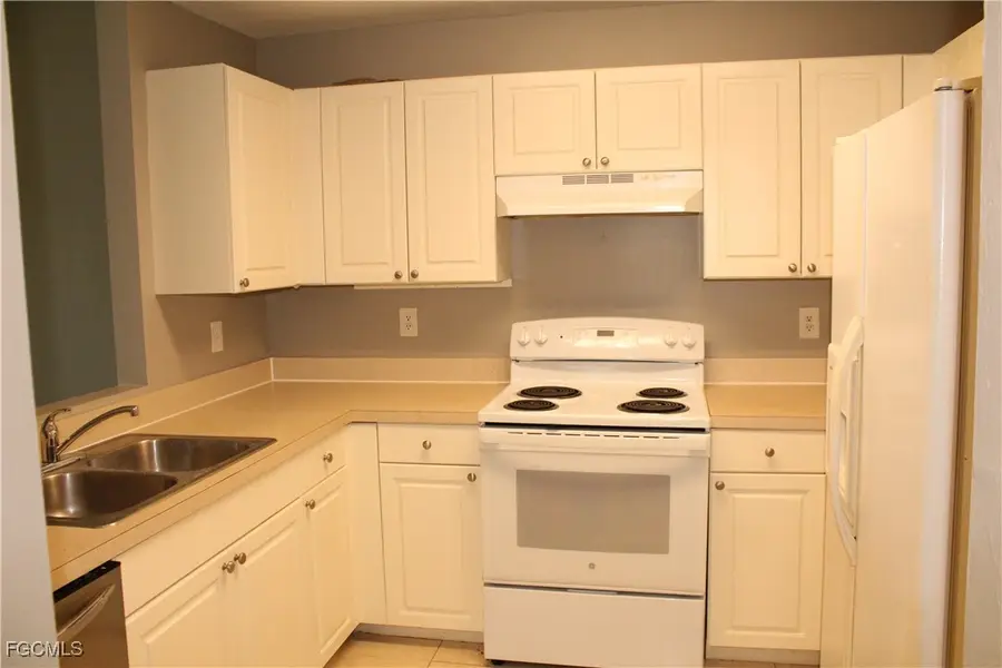 703 SE 8th Terrace, Cape Coral, FL 33990 - Image #2