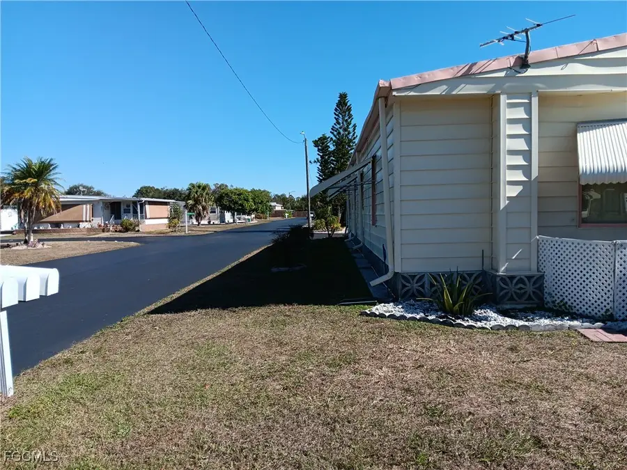 610 Friendly Place, North Fort Myers, FL 33917 - Image #2