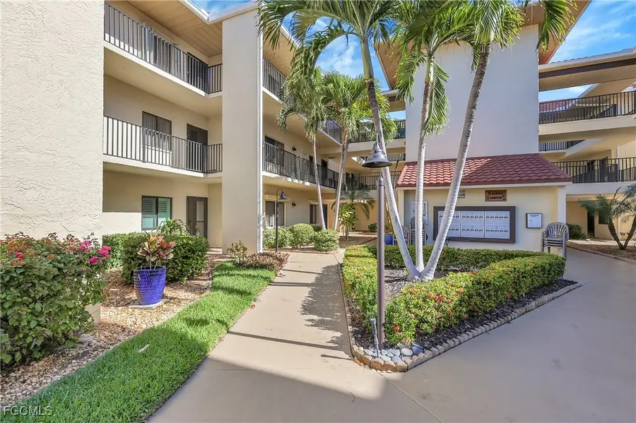 11220 Caravel Circle #202, Fort Myers, FL 33908 - Image #2